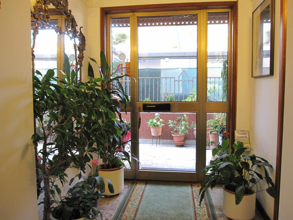 Albergo Kristina Bordighera Exteriér fotografie
