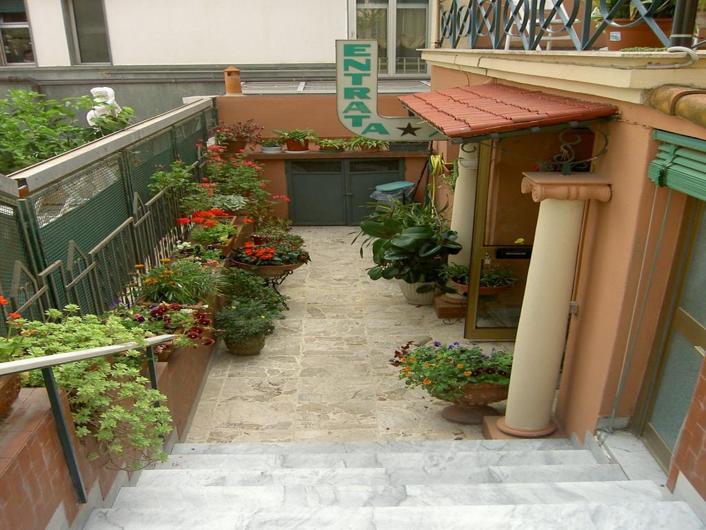 Albergo Kristina Bordighera Exteriér fotografie