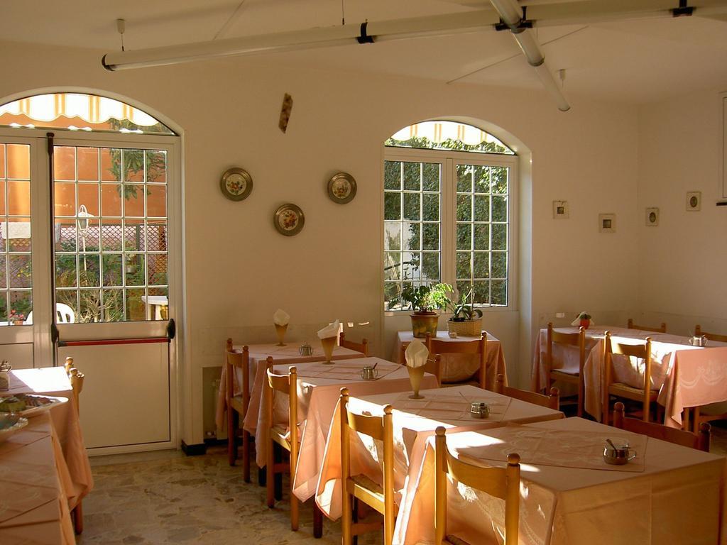 Albergo Kristina Bordighera Exteriér fotografie
